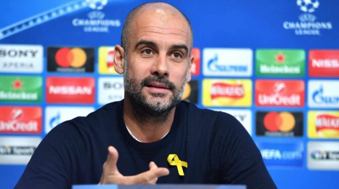 La Federación Inglesa multa a Guardiola con 22.500 euros por llevar el lazo amarillo