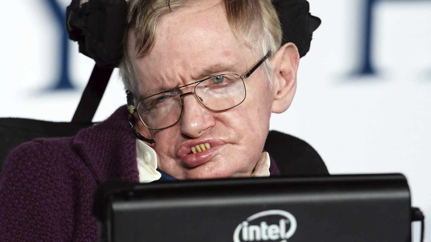 El físico británico Stephen Hawking en el estreno de una película en diciembre de 2014.