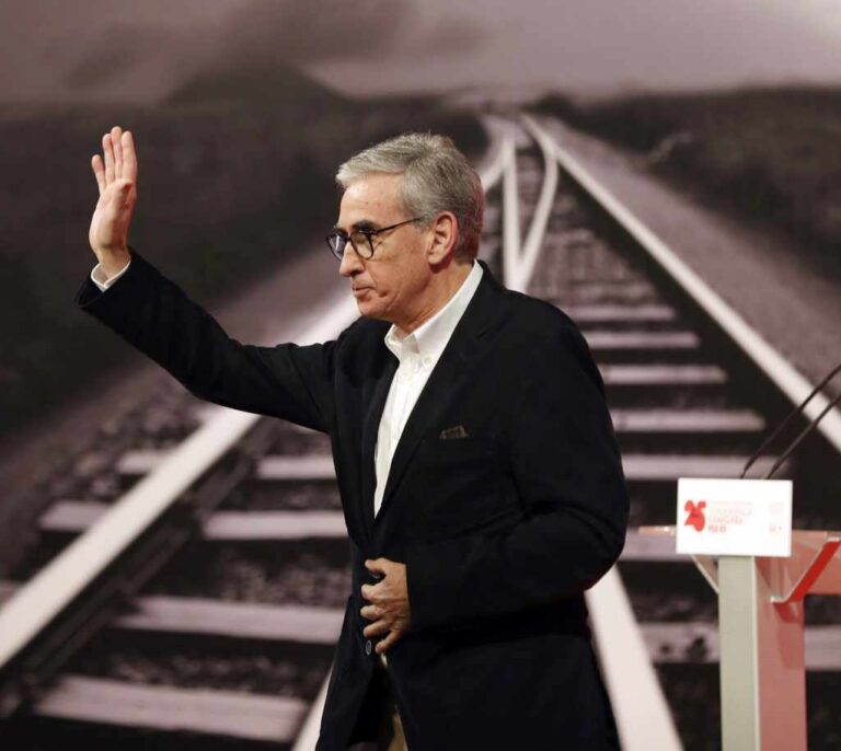 El eurodiputado socialista Ramón Jáuregui se despide de la política