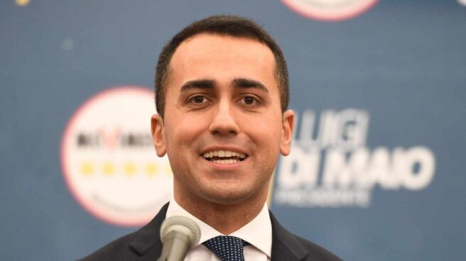 Luigi di Maio se dirige a los periodistas en Roma, tras ganar las elecciones.