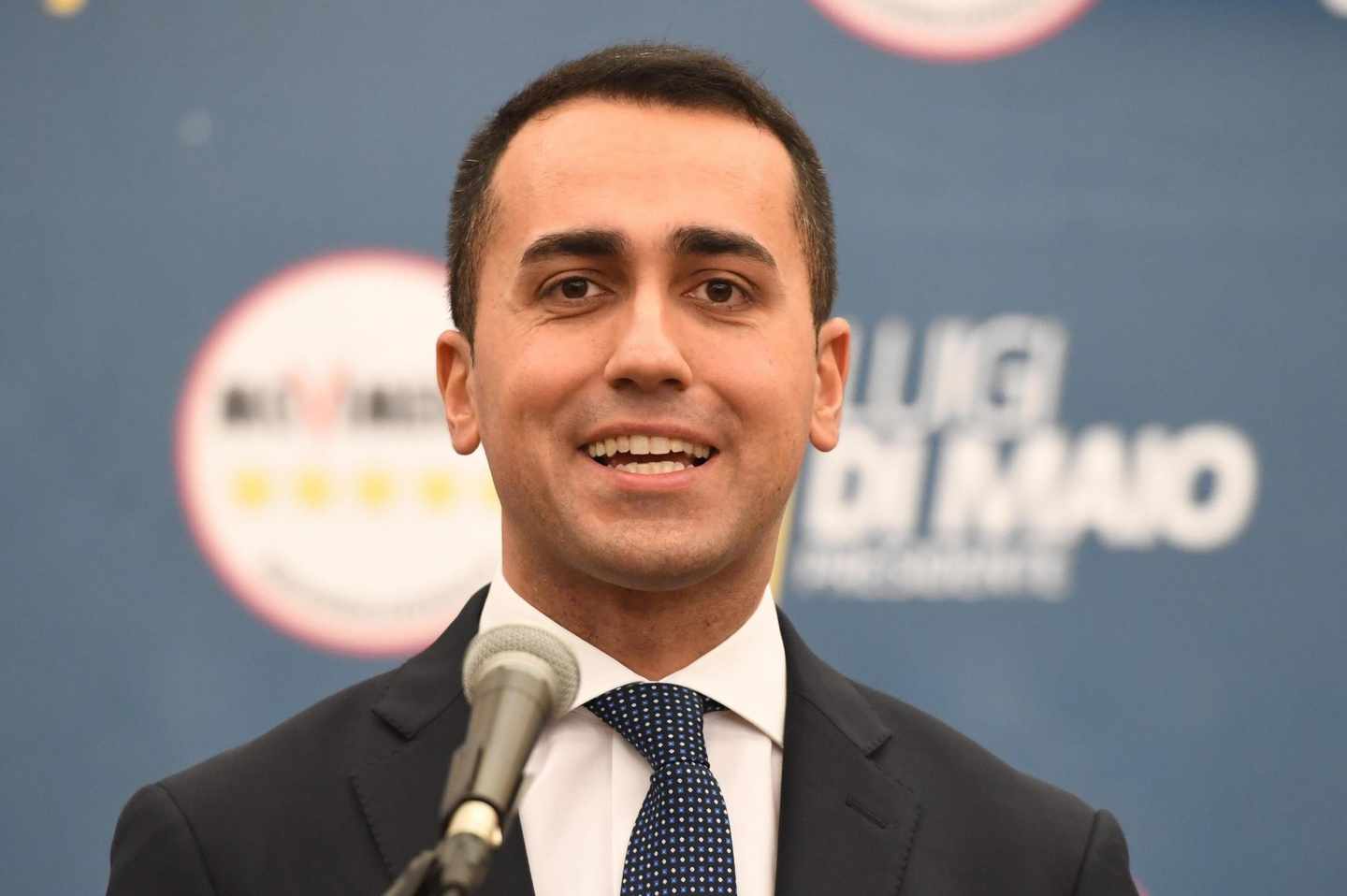 Luigi di Maio se dirige a los periodistas en Roma, tras ganar las elecciones.