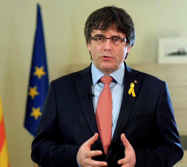 El TC pregunta al Parlament y al Gobierno si mantienen el recurso contra la investidura de Puigdemont
