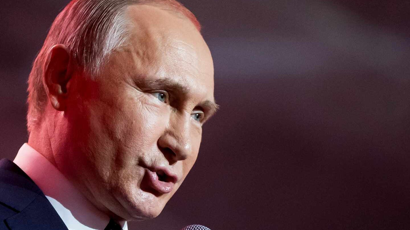 Vladimir Putin se dirige a sus seguidores.