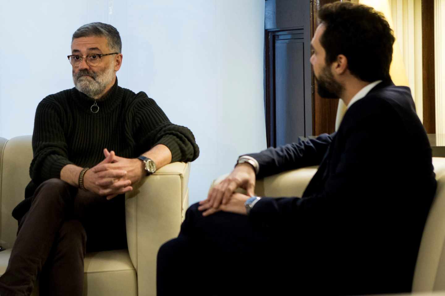 El presidente del Parlament, Roger Torrent, junto al diputado de la CUP Carles Riera