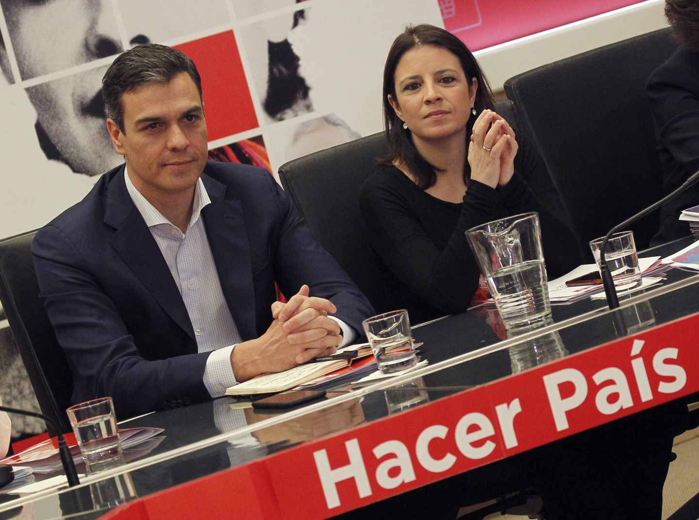 El secretario general del PSOE, Pedro Sánchez, y la vicesecretaria general, Adriana Lastra.