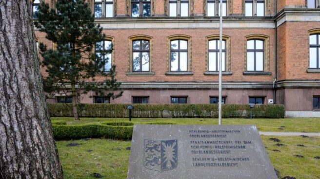 Vista del exterior del Tribunal Administrativo del estado federado de Schleswig-Holstein, donde ha comparecido Carles Puigdemont.