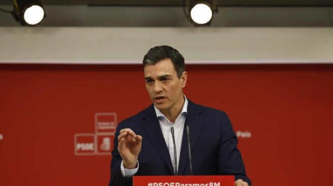 Pedro Sánchez, en rueda de prensa en Ferraz. PSOE rubalcaba valenciano felipe gonzález zapatero escuela de buen gobierno Pedro Sánchez, este martes en rueda de prensa en Ferraz.
