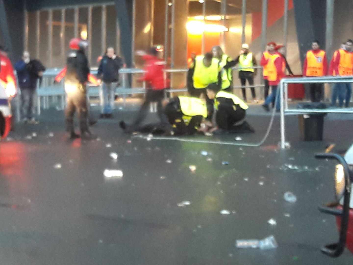 Uno de los guardias heridos en San Mamés.