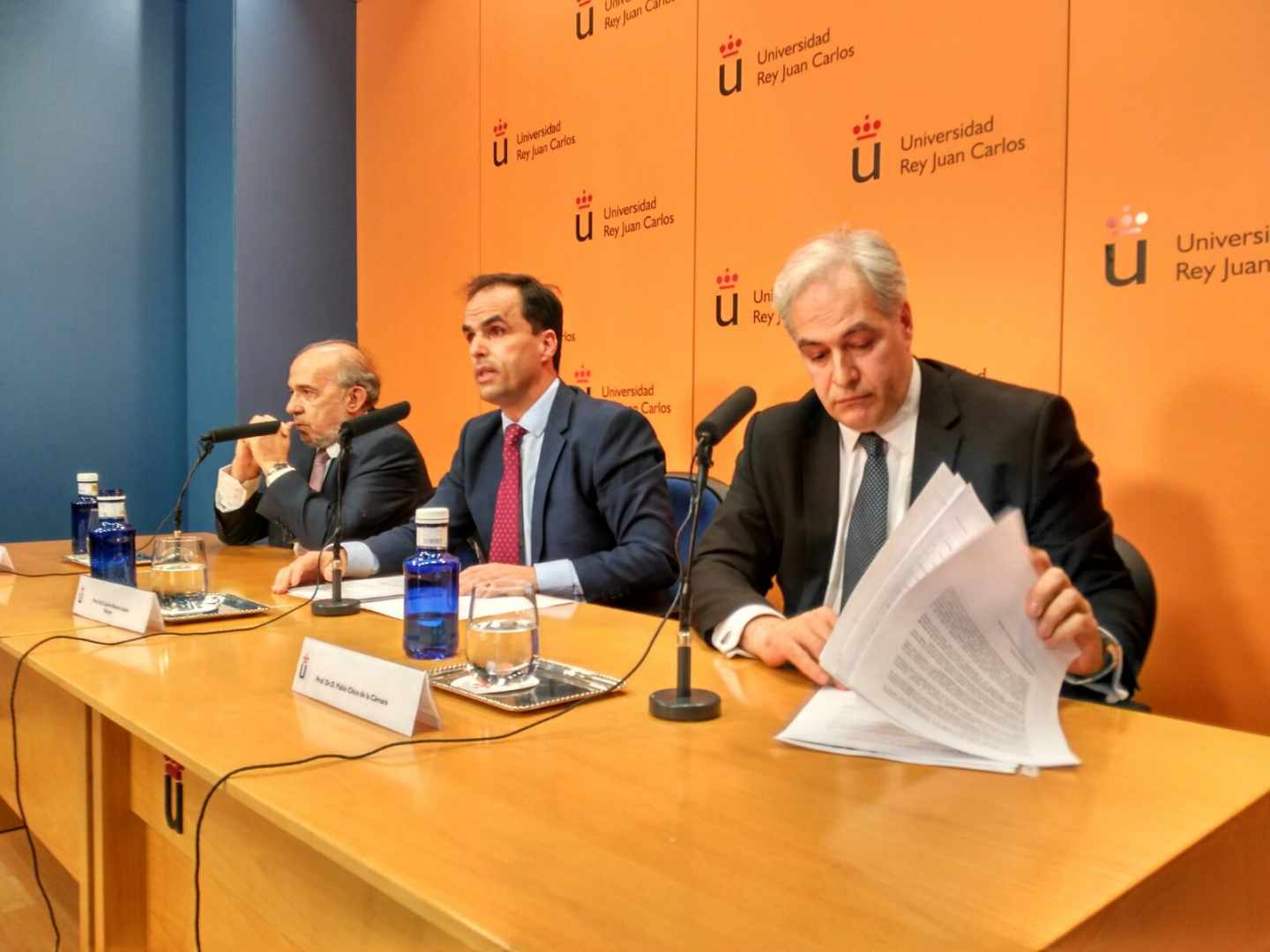 Enrique Álvarez Conde, Javier Ramos y Pablo Chico, durante la conferencia de prensa ofrecida este miércoles.