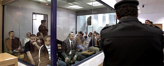 Los acusados del 11-M, en la sala blindada en la que asistieron al veredicto del juicio.