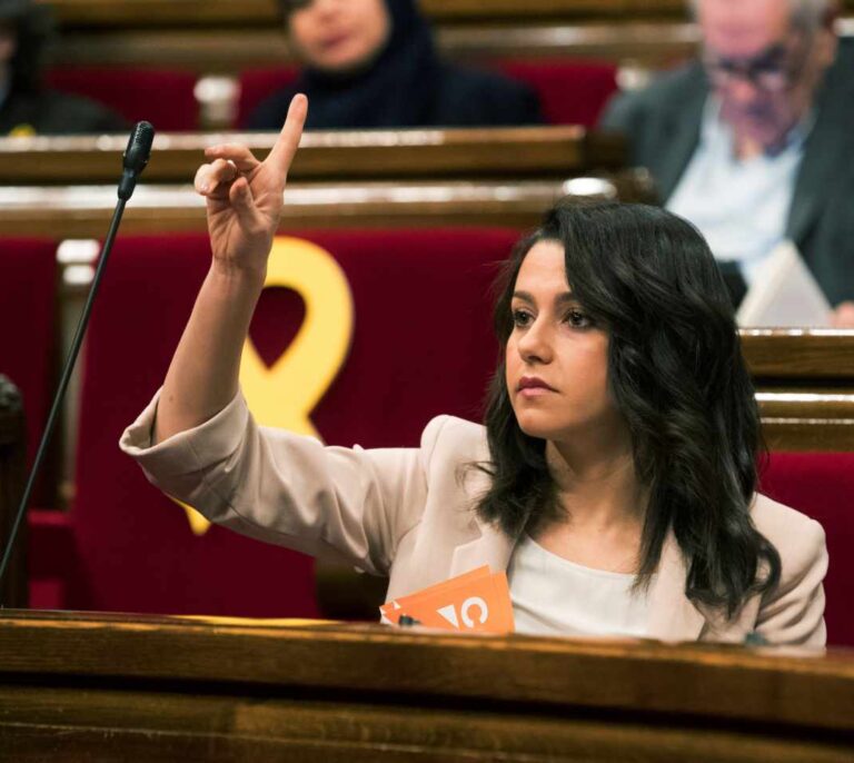 Admitido a trámite el amparo de Cs contra el voto telemático de Puigdemont y Comín