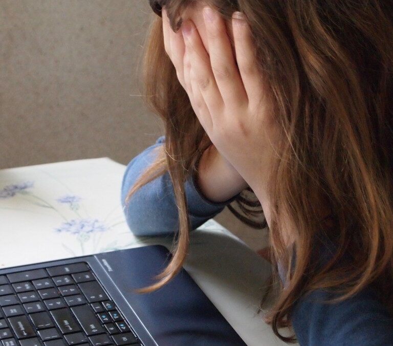 Las víctimas sólo hacen el 3,8% de llamadas al Teléfono contra el Acoso Escolar