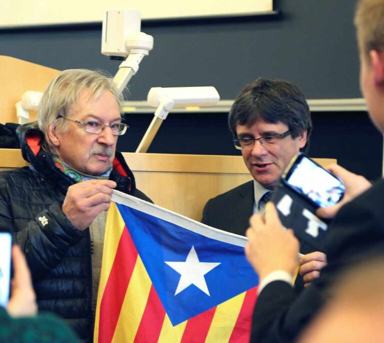 El artículo del Código Penal de Finlandia que ha hecho huir a Puigdemont