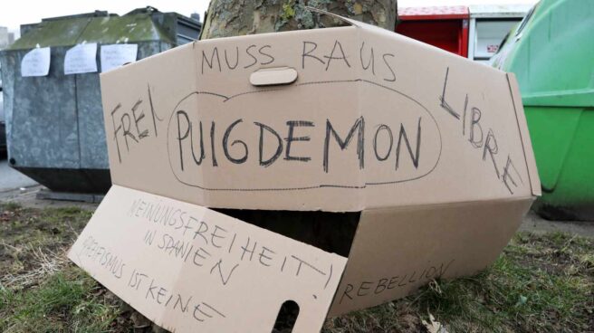 carteles-Puigdemont Carteles en solidaridad con Puigemont, cerca de la prisión de Neumünster.