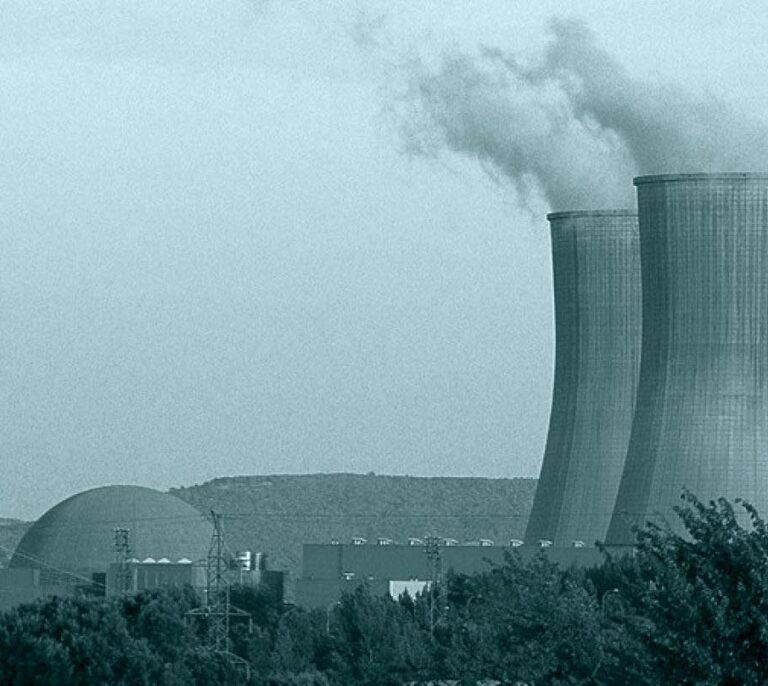 La fuga en una central nuclear China mantiene en vilo a EEUU