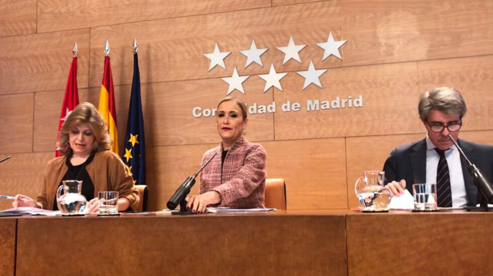La presidente de la Comunidad de Madrid, Cristina Cifuentes, tras el Consejo de Gobierno.