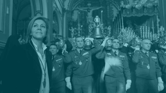 La ministra de Defensa, María Dolores de Cospedal, tras dar los primeros toques de campana al trono del Cristo de Animas de Ciego de las Reales Cofradías Fusionadas de Málaga. La ministra de Defensa, María Dolores de Cospedal, tras dar los primeros toques de campana al trono del Cristo de Animas de Ciego de las Reales Cofradías Fusionadas de Málaga.