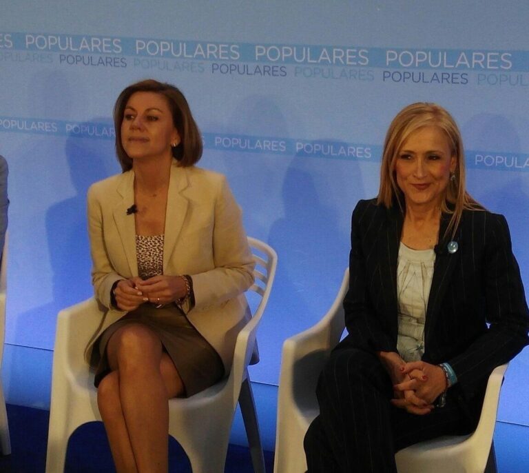 Cospedal sale en defensa de Cifuentes y recuerda su "accidente de tráfico mortal"