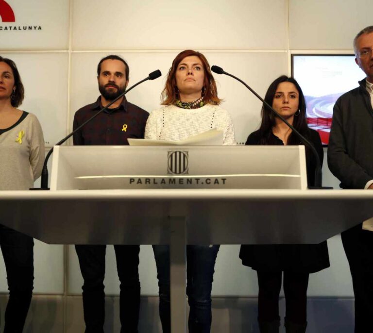 Iglesias califica de "indecente" la decisión de Llarena y la CUP llama a tomar las calles