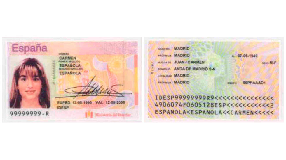 La tercera tarjeta informatizada, añade una línea con la identificación española (IDESP) y el apartado sexo se consigna M-F (femenino) y V-M (Masculino)