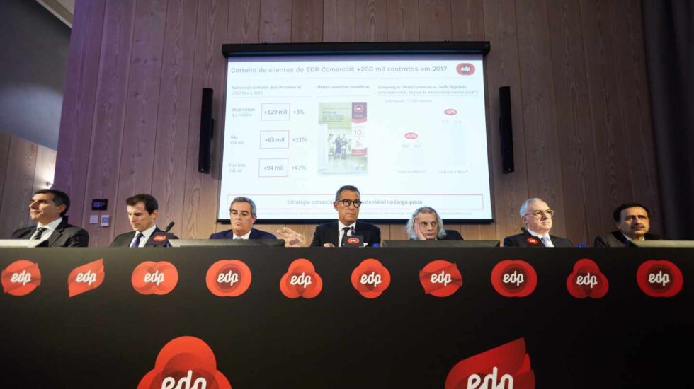 El presidente de EDP, Antonio Mexia, y la cúpula de la eléctrica portuguesa.