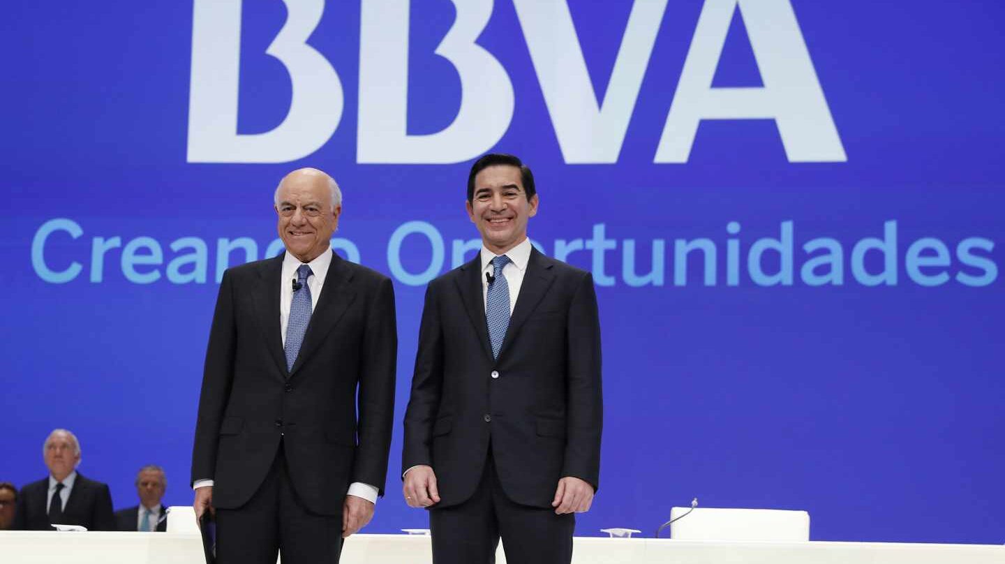 Francisco González, presidente de BBVA, y Carlos Torres Vila, consejero delegado, en la Junta General de Accionistas celebrada en Bilbao.