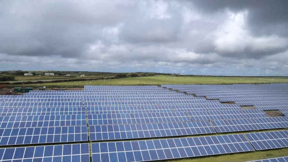 Una planta de energía solar fotovoltaica.