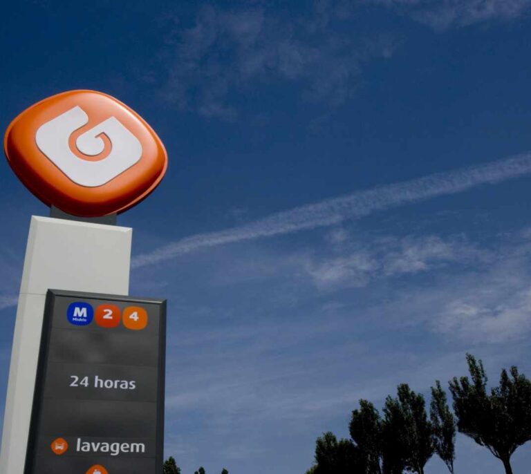La petrolera Galp entra en la venta de luz al comprar el 25% de la eléctrica Podo