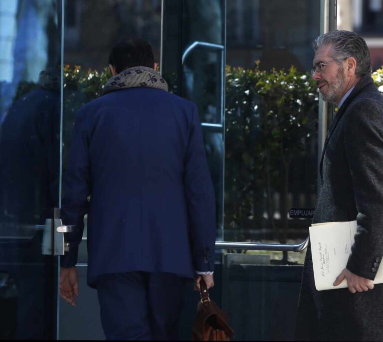 Granados halla ahora en su casa 'facturas falsas' que probarían la Caja B del PP