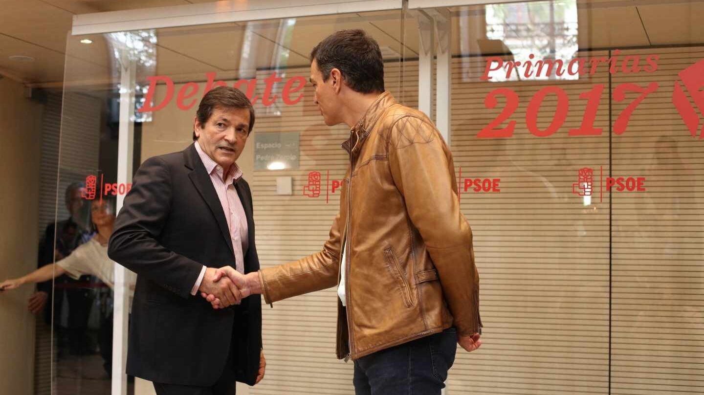 Javier Fernández y Pedro Sánchez.