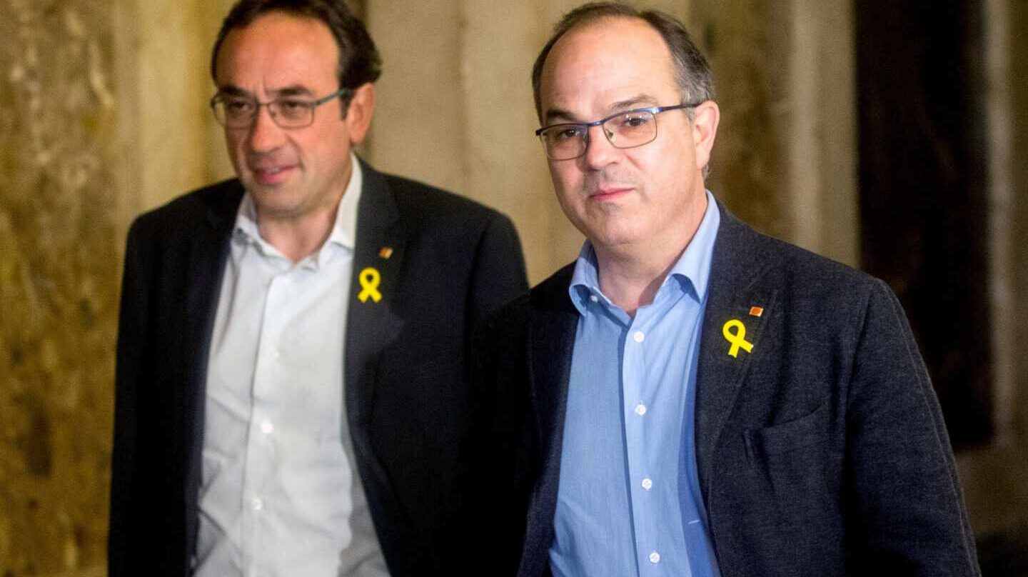 Los ex consejeros Josep Rull y Jordi Turull, en el Parlament.