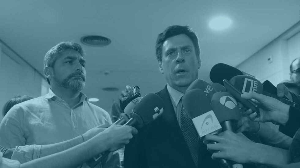 Juan Carlos Quer y Juan José Cortés atienden a los medios.