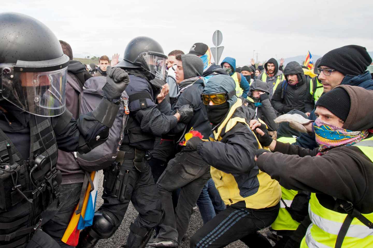 Los Mossos activan un plan para proteger de los CDR las sedes de partidos y los tribunales