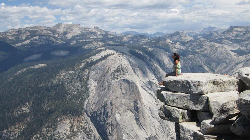 La viajera Julia Del Olmo en el Parque Yosemite