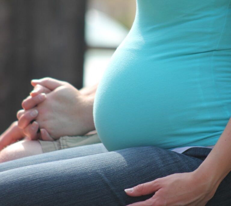 España registrará a bebés nacidos de vientres de alquiler con una prueba de ADN