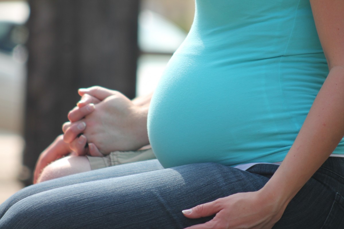 El riesgo de neumonía grave por Covid en embarazadas es mayor al del resto de mujeres, según un estudio