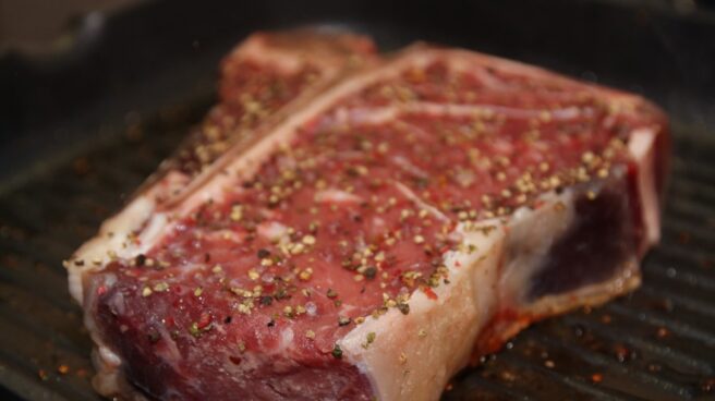 Los médicos salen en defensa de la carne roja y recomiendan hasta cuatro raciones a la semana.