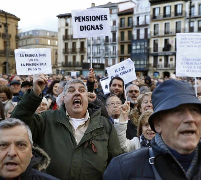 Riesgos de ligar pensiones al IPC: un alza de impuestos del 50% o menores pensiones futuras