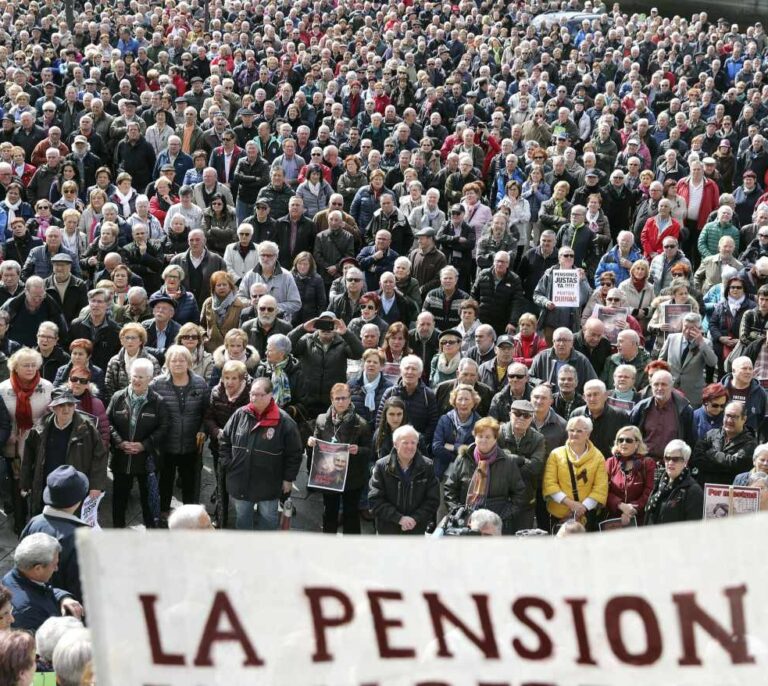 La Mesa acepta el veto del Gobierno a la subida de pensiones con el IPC de Podemos