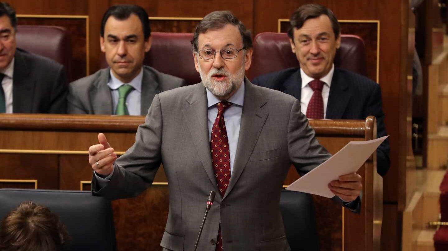 El presidente del Gobierno, Mariano Rajoy, interviene en la sesión de control del Congreso.