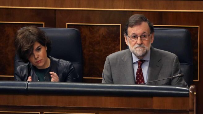 El presidente del Gobierno, Mariano Rajoy, y la vicepresidenta, Soraya Sáenz de Santamaría.