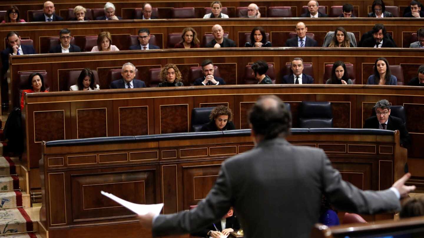 Mariano Rajoy se dirige a la bancada de la oposición.