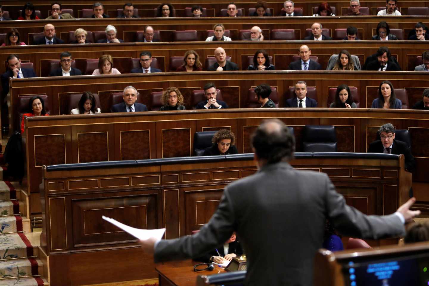 Mariano Rajoy se dirige a la bancada de la oposición.