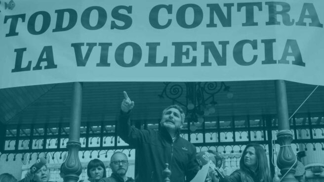 El padre de Mariluz Cortés, en un acto a favor de la prisión permanente revisable. El padre de Mariluz Cortés, en un acto a favor de la prisión permanente revisable.