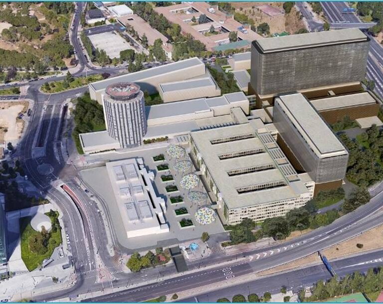 Cristina Cifuentes construirá un nuevo Hospital La Paz
