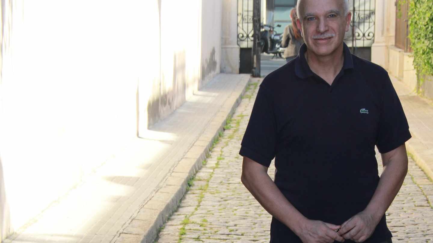 Eduardo Pascual, junto a su oficina barcelonesa en una imagen tomada en octubre de 2014.