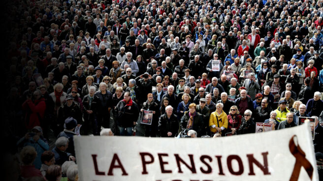 Los líderes 'yayoflautas' que movilizan a miles de pensionistas contra el Gobierno