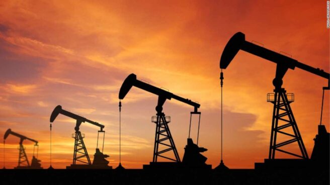 Desplome récord del consumo mundial de petróleo en su “peor año de la  historia” - El Independiente