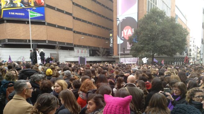 Concentración en Callao de #LasPeriodistasParamos. Concentración en Callao de #LasPeriodistasParamos.