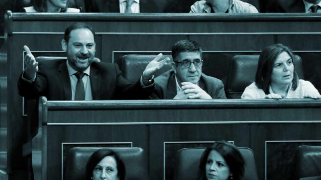 José Luis Ábalos, Patxi López, Margarita Robles y Adriana Lastra durante el debate sobre la prisión permanente revisable este jueves en el Congreso.